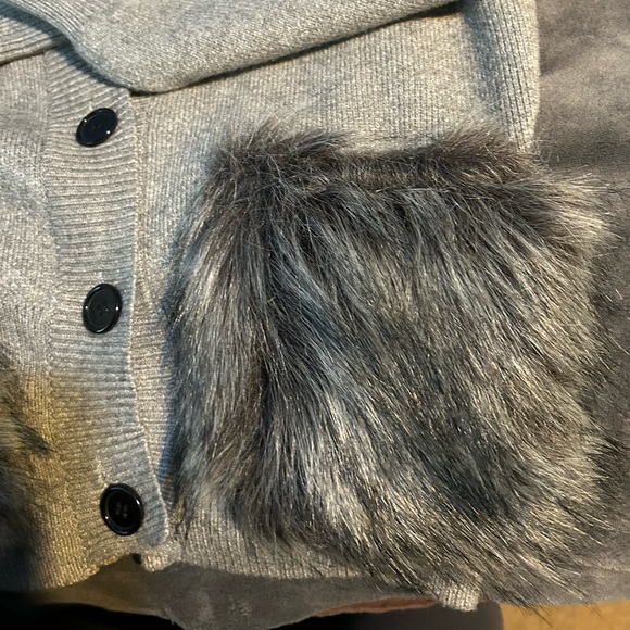 Grey Cliché Button Up Cardigan With Fuzzy Pockets - Picture 2 of 3